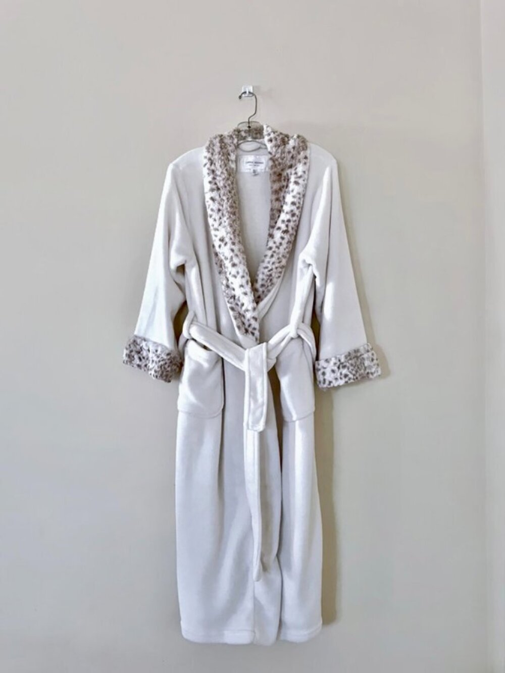 Carole Hochman Shawl Collar Plush Robe With Adjustable fit Satin Inside Tie